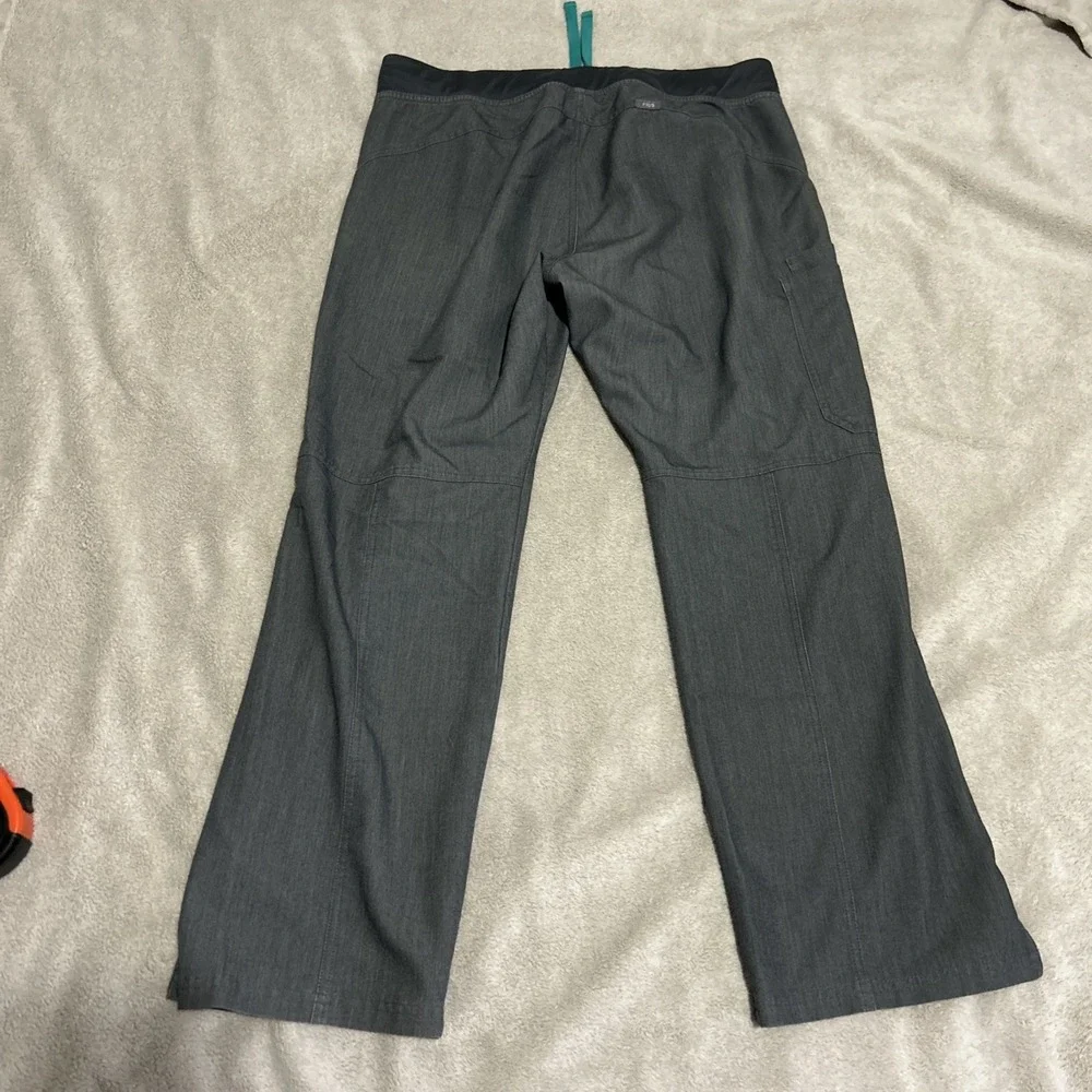 FIGS Technical Collection Scrub‎ Pants Men Size Large Graphite Gray Relaxed Fit